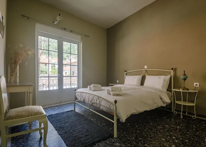 Ev Zin Lemonia Leonídion